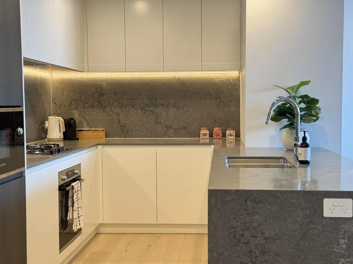 Riverfront Luxe 2Bed Pool Parking Brisbane Lägenhet