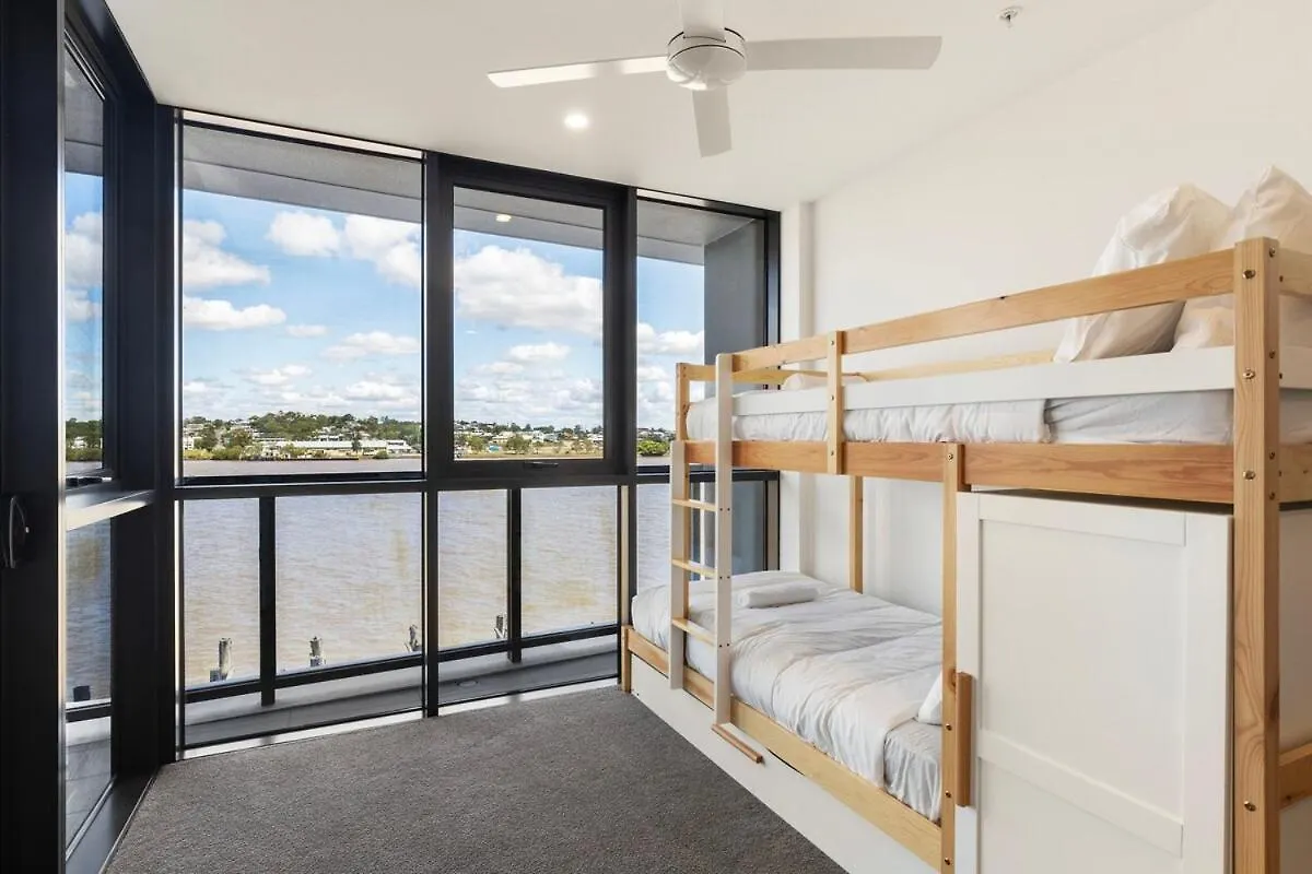 Riverfront Luxe 2Bed Pool Parking Brisbane